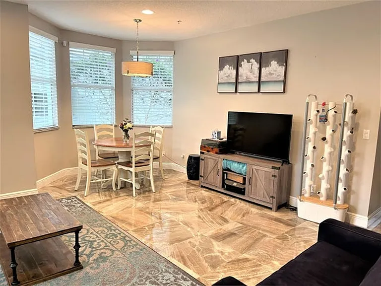 4321 Savannah Bay Pl — Photo 4