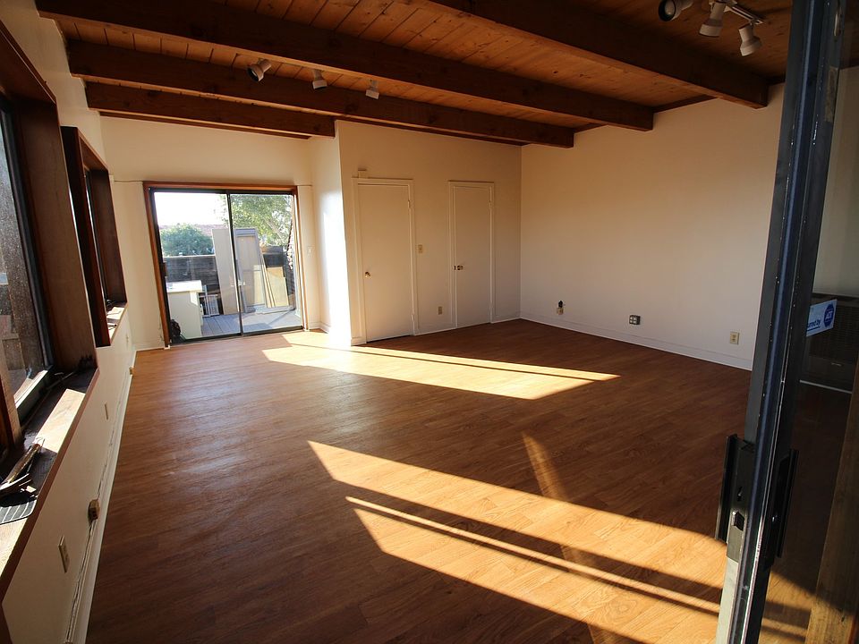 1st image of 5107 Cass St #5107