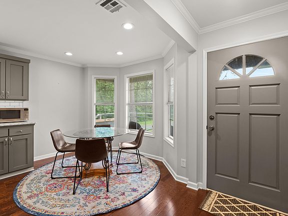 4th image of 1026 Wachsen Dr