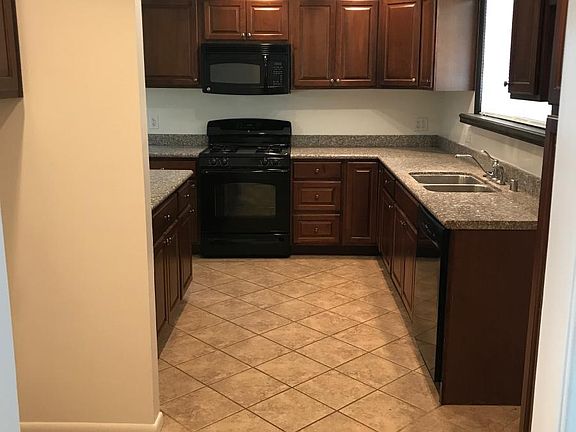 5th image of 23930 Gilmore St