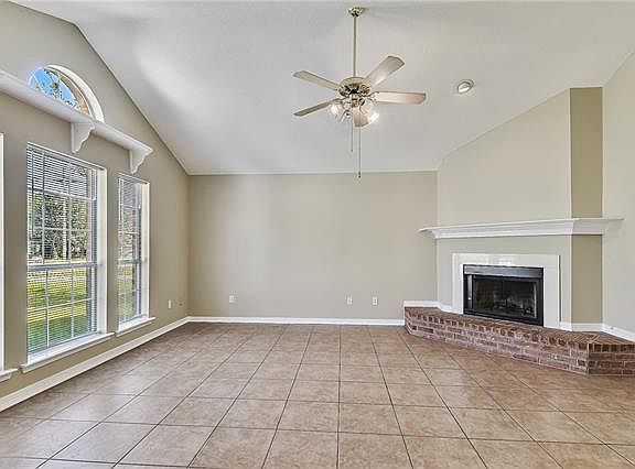 2nd image of 181 W Cherrywood Ln