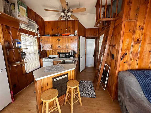 5th image of 144 Lake St #5