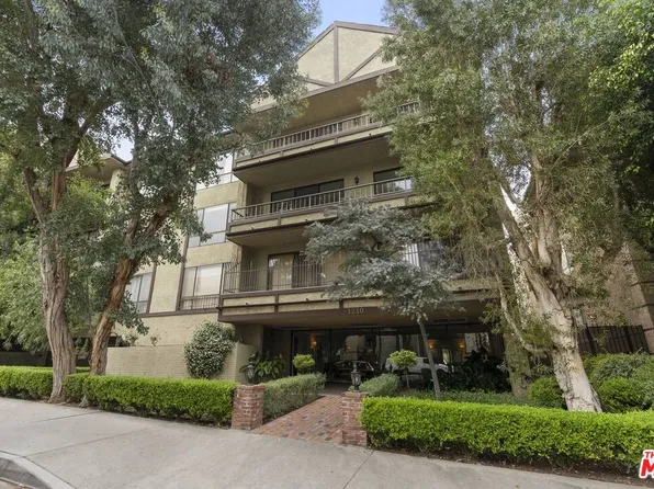 1210 N Kings Rd APT 104, West Hollywood, CA 90069