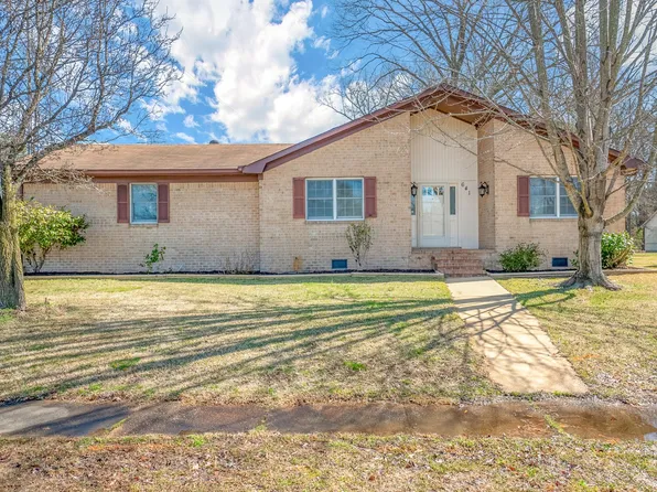 641 Baywood Trl, Chesapeake, VA 23323