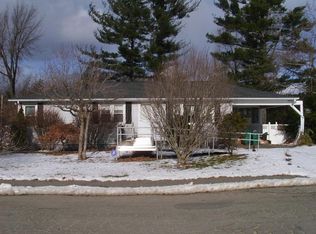 28 Hollywood St, Fitchburg, MA 01420