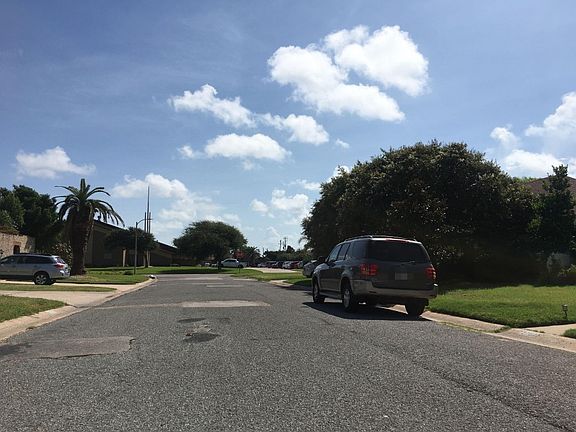 4th image of 7762 Beaudelaire Cir