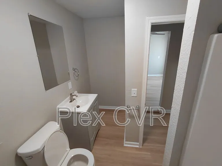 2822 Colorado St — Photo 8