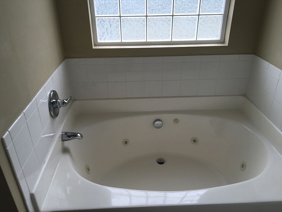 2nd image of 507 Lory Ln