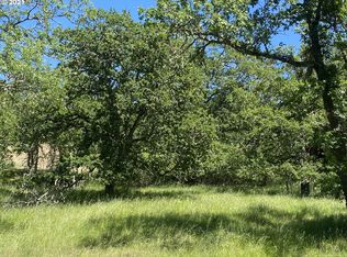 1452 NE Rocky Ridge Dr, Roseburg, OR