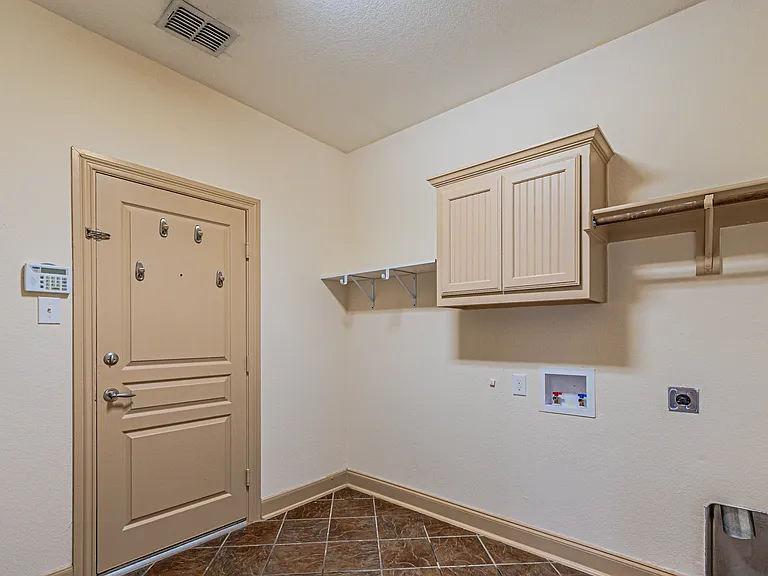 15097 Blakehill Dr — Photo 45