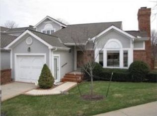 3647 Somerset Dr, Prairie Village, KS 66208