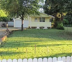 650 Willis Ave photo 1