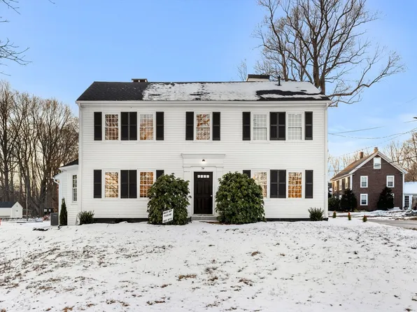 34 Central St #2, Rowley, MA 01969