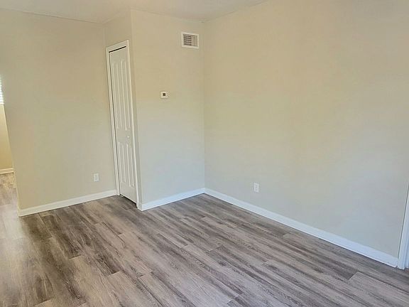 2nd image of 2775 Herschel St APT 11