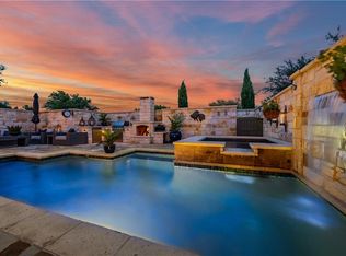 6 Hightrail Way, The Hills, TX 78738