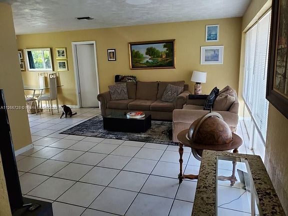 3rd image of 630 NE 23rd Pl