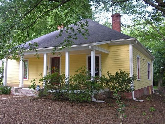 2nd image of 900 Virgie St