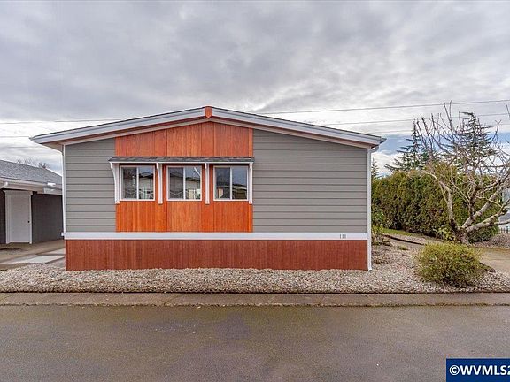 2nd image of 5422 Portland Rd NE Unit 111