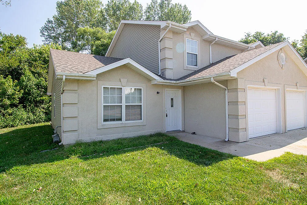 3 bed, 2.0 bath, 1286 sqft, $1,525 — Photo 1