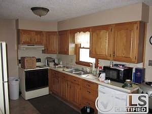 527 Jefferson Blvd 002