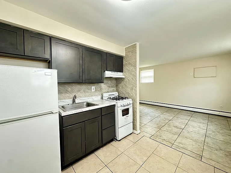 7108 Oxford Ave #38 — Photo 2