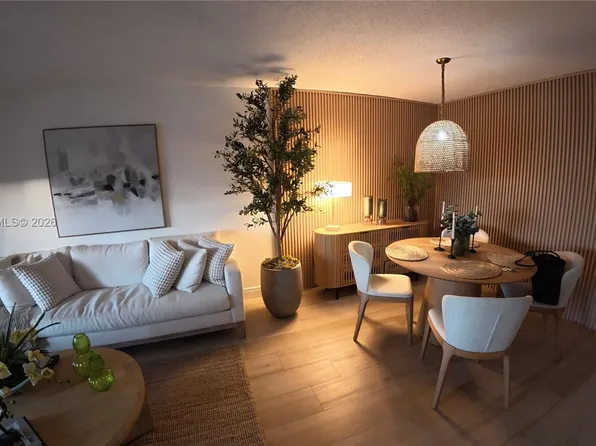 10303 Sunrise Lakes Blvd APT 211, Sunrise, FL 33322