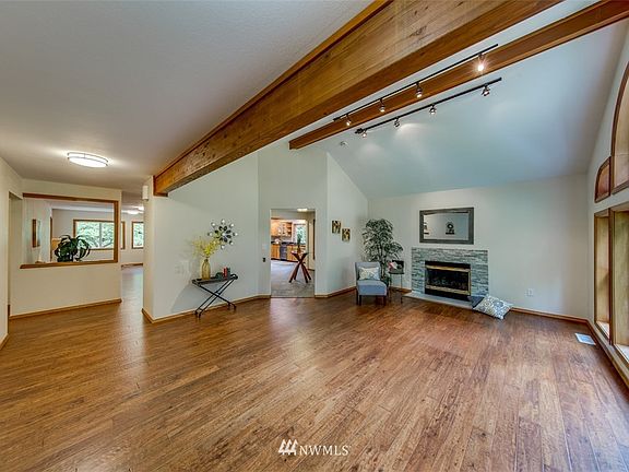 5th image of 4926 Bridle Tree Drive NW