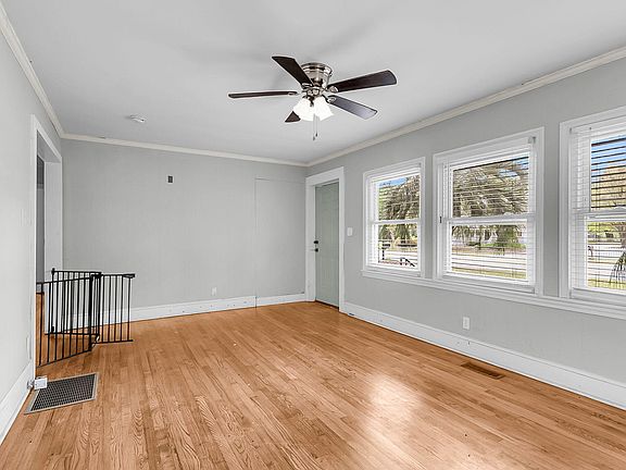 5th image of 2334 Midland Park Rd