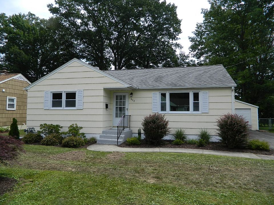 1st image of 812 Douglas Dr