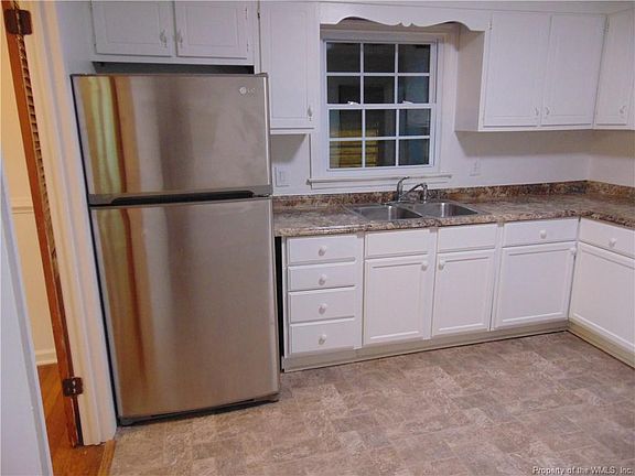 5th image of 101 Brook Haven Dr