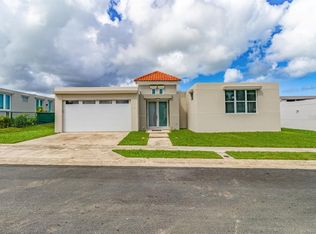 409 Via Shl, Luquillo, PR 00773