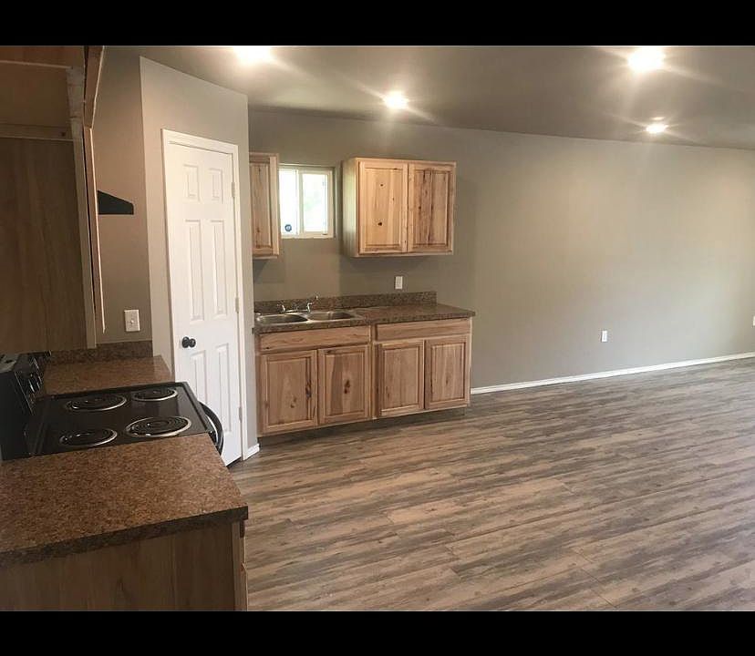 1st image of 501 Elm Ave