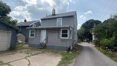 1712 Arnold Ave NW Photo 1