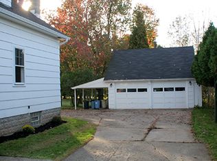 569 Harris Hill Rd, Lancaster, NY 14086