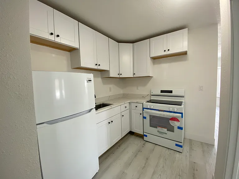 2038 Warren St — Photo 2