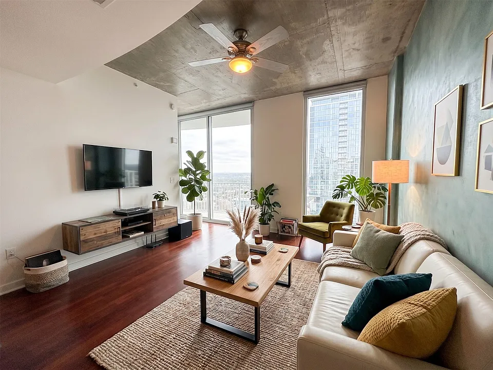 360 Nueces St #4008