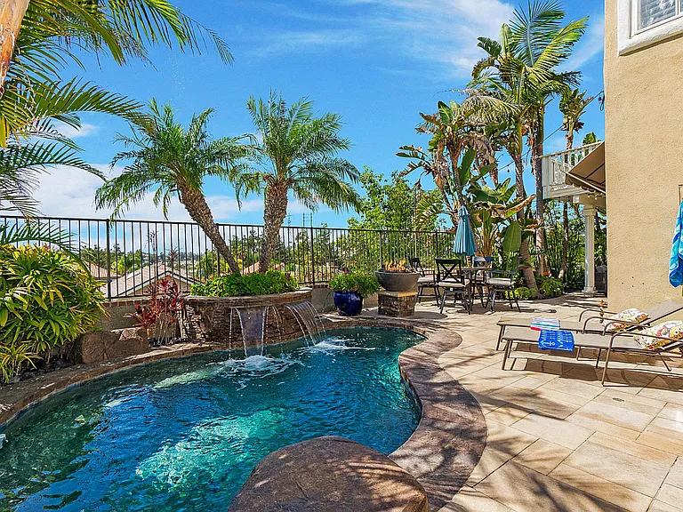 22191 Amber Rose — Photo 2