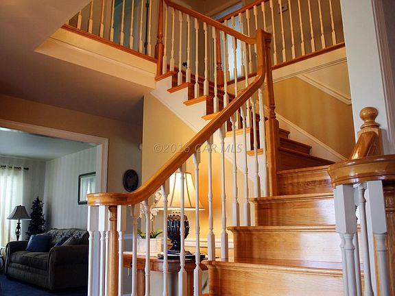 02 - Staircase
