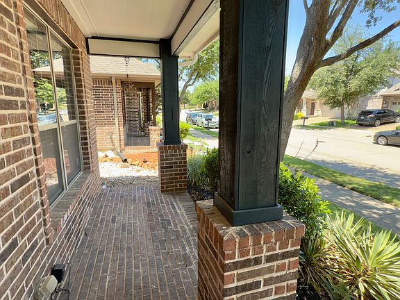 3rd image of 5621 Hampshire Dr