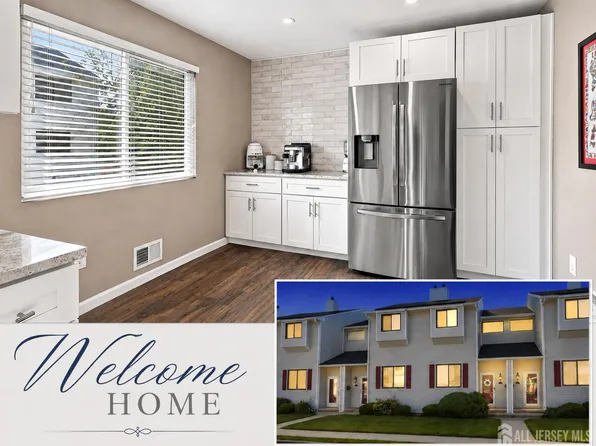 565 Clubhouse Dr, Middletown, NJ 07748