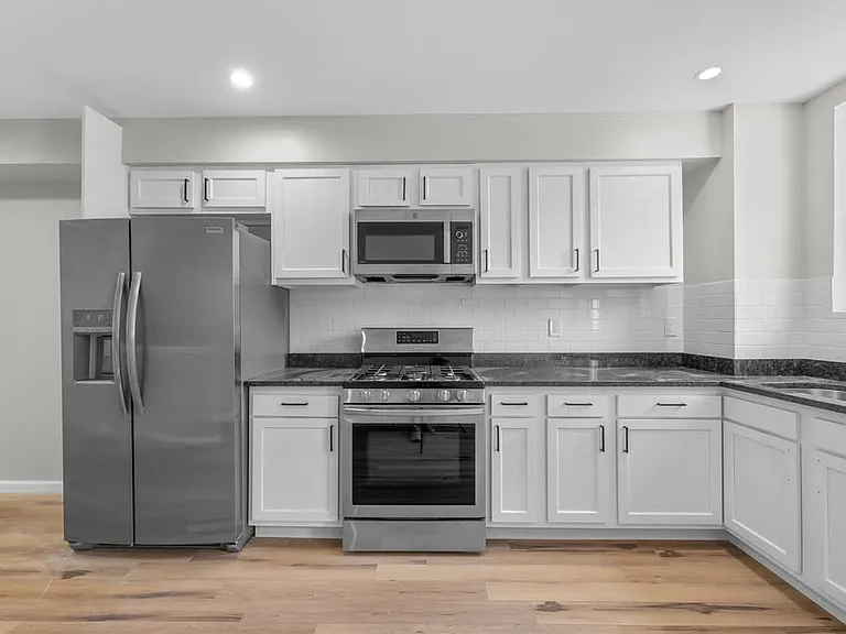 2106 Orleans St — Photo 1