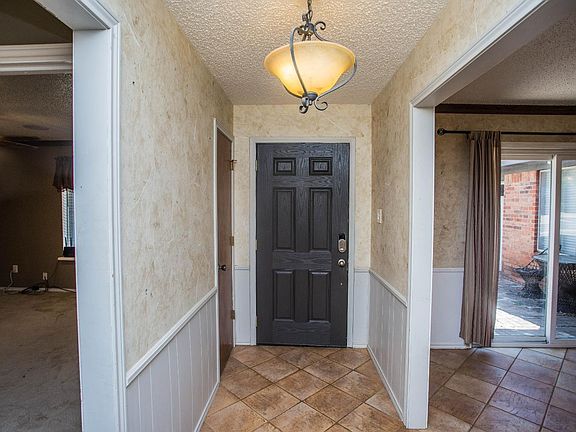 3rd image of 8608 Knoxville Ave