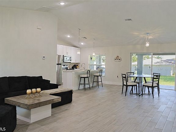 4th image of 2115 Bahama Ave
