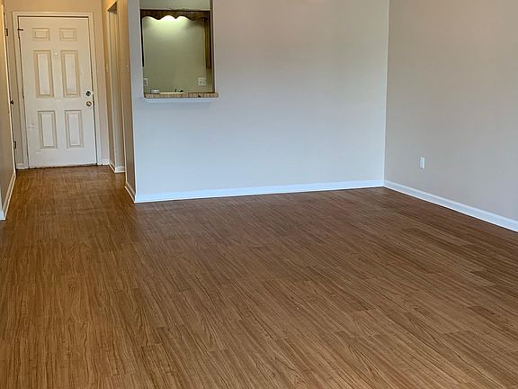 Breakfast area and entry