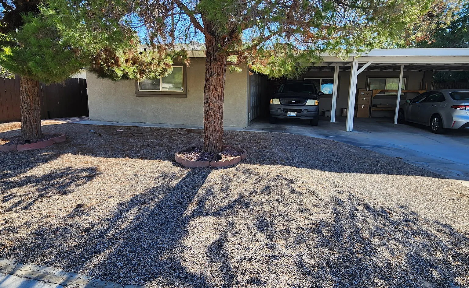 3 bed, 1200 sqft, $1,900 — Photo 1