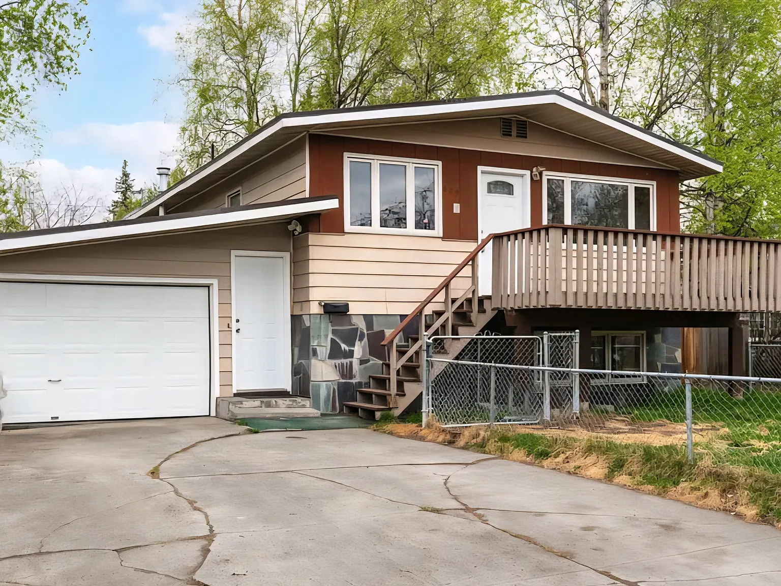 N Bragaw St, Anchorage — Photo 2