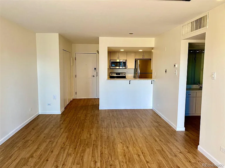 400 S Lafayette St #1104 — Photo 3