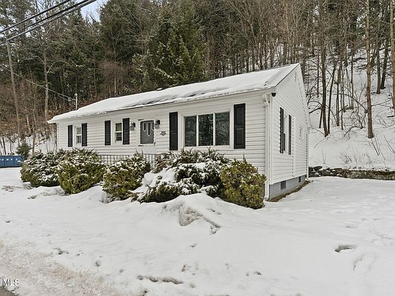 2nd image of 164 Cranes Hollow Road