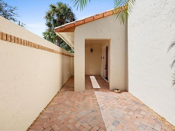 3rd image of 170 Balfour Dr #1