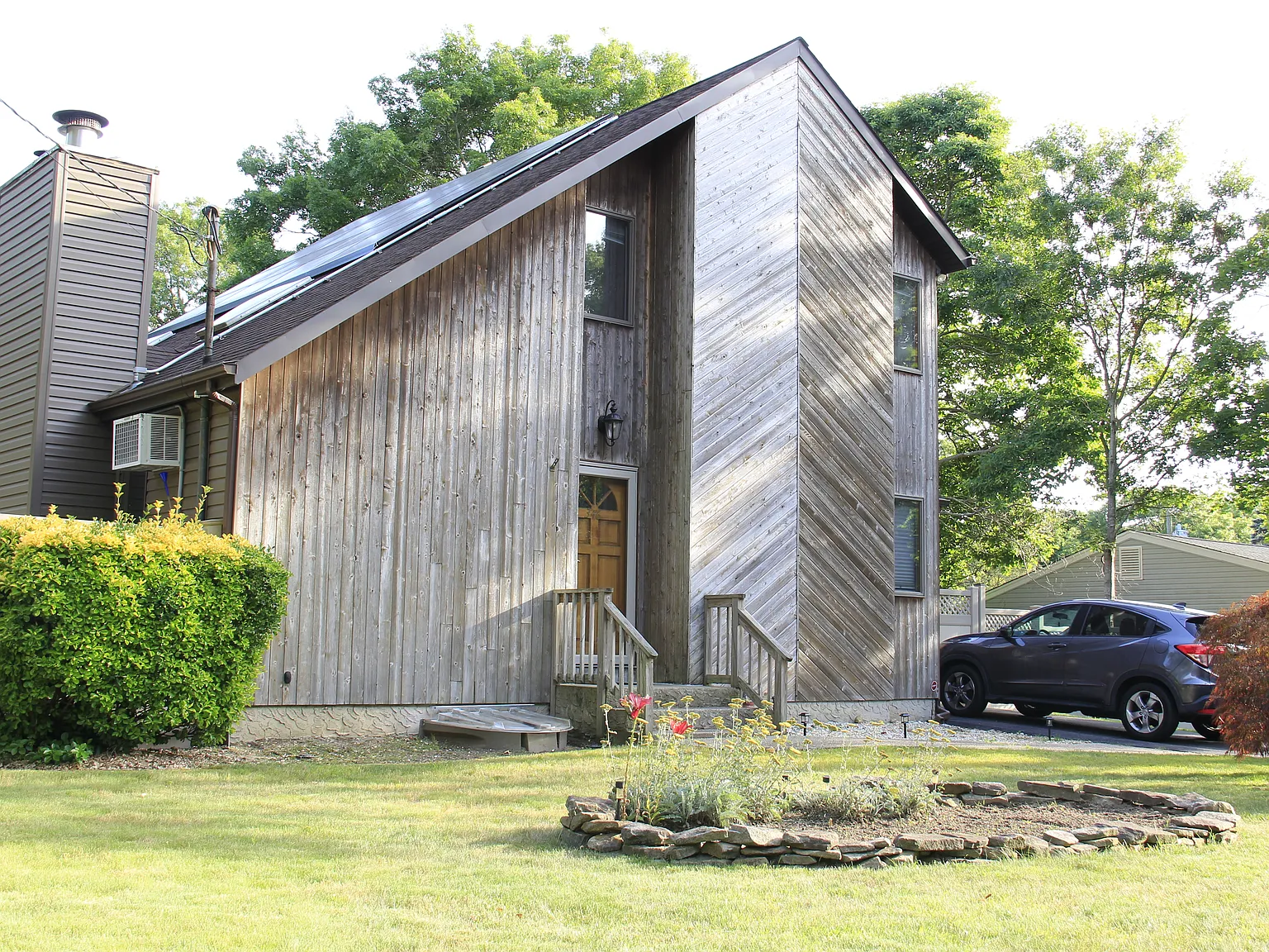 3 bed, 2500 sqft, $4,200 — Photo 1
